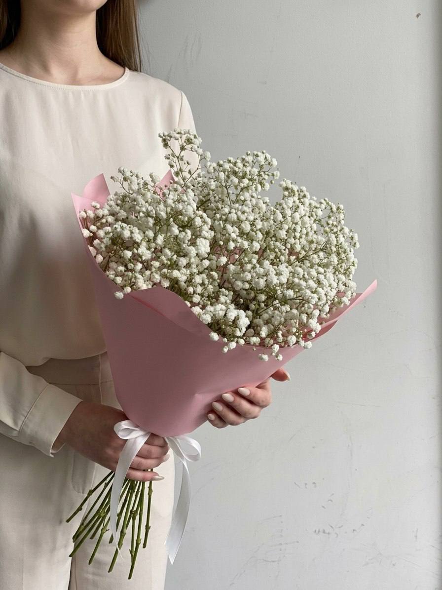 Моно-букет из белой гипсофилы